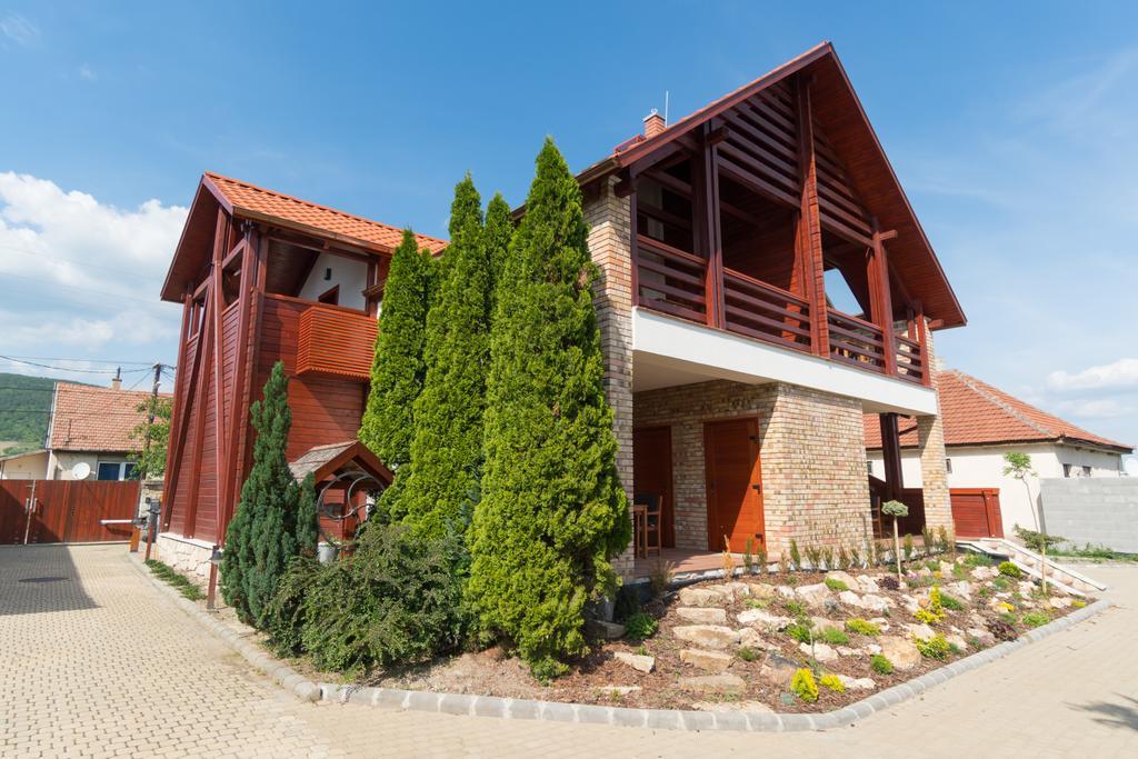 Magita Hotel Basko Extérieur photo