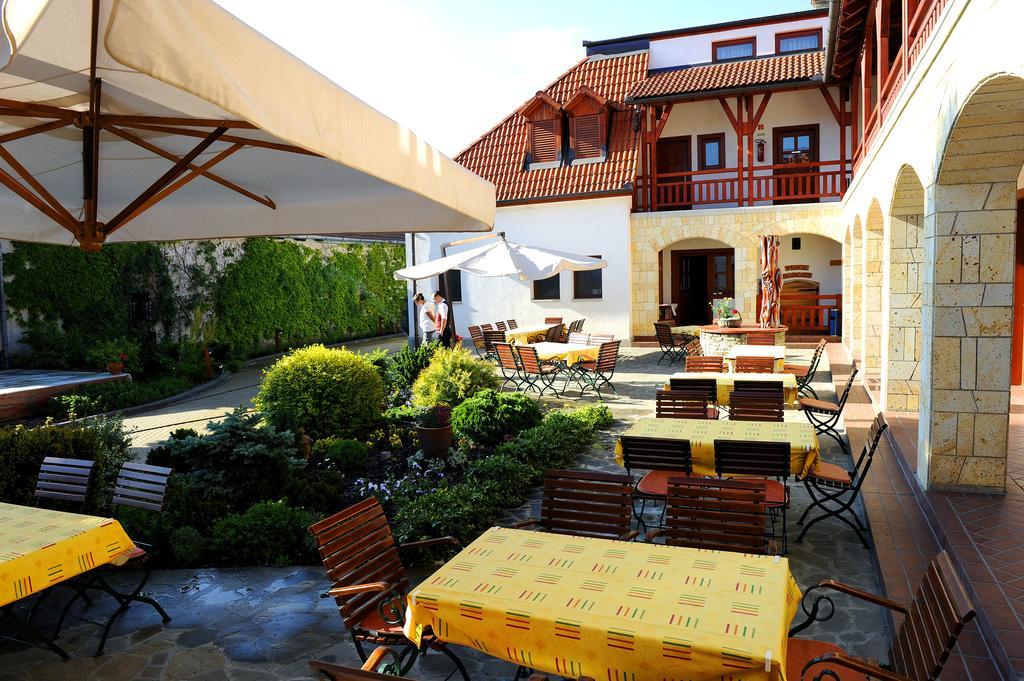 Magita Hotel Basko Extérieur photo