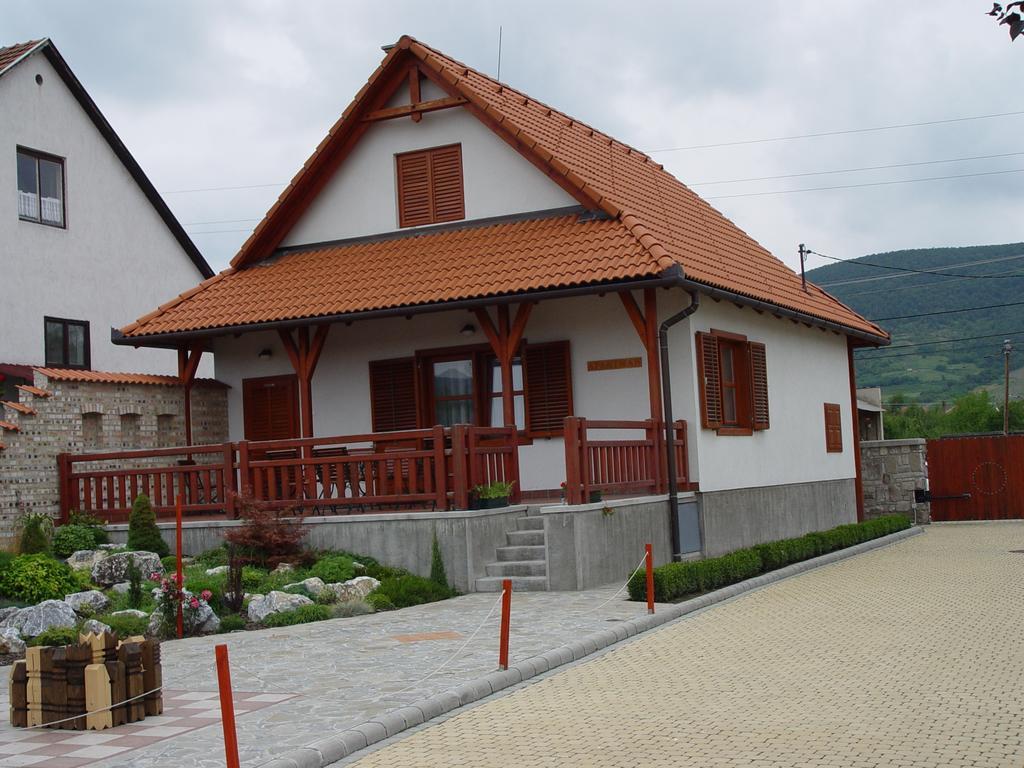Magita Hotel Basko Extérieur photo