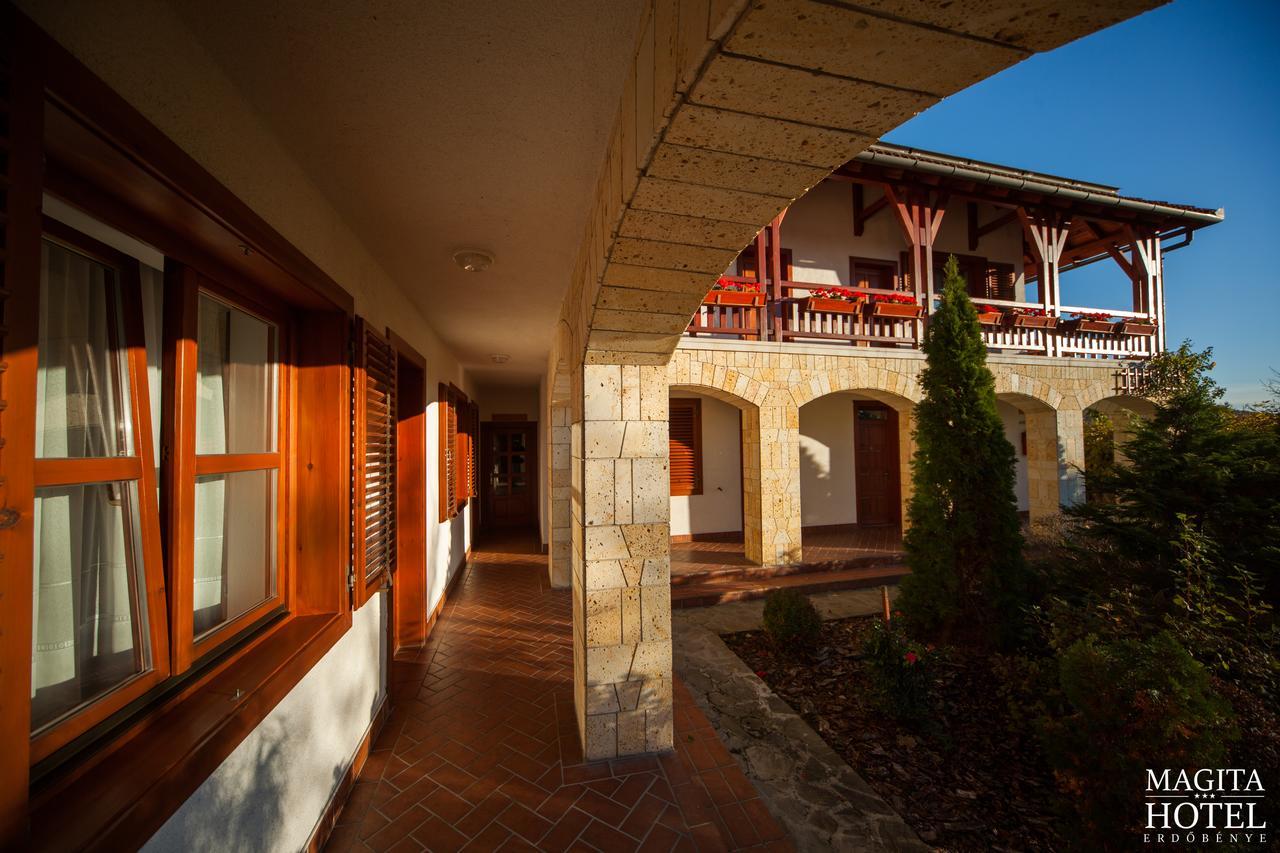 Magita Hotel Basko Extérieur photo