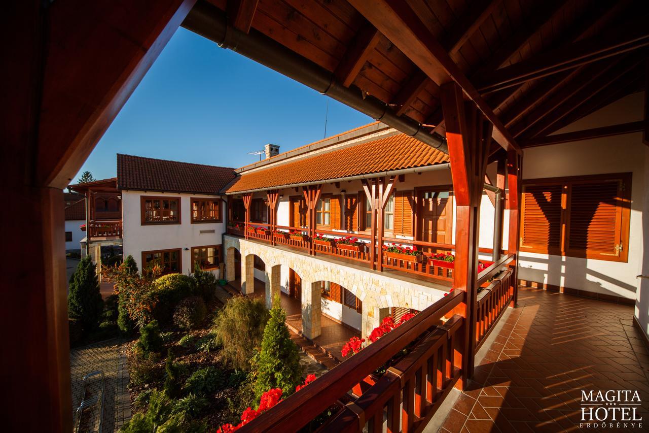 Magita Hotel Basko Extérieur photo