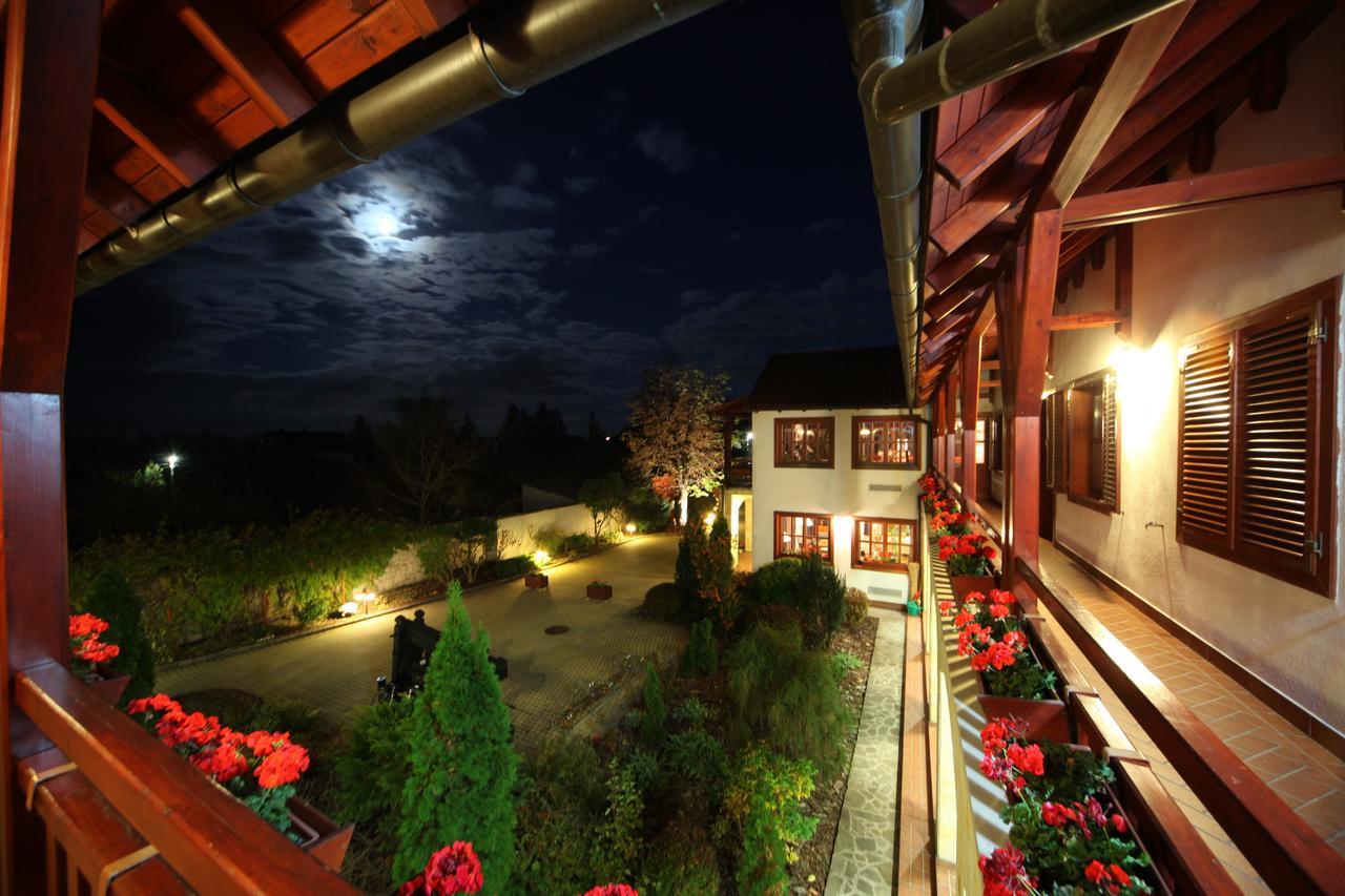 Magita Hotel Basko Extérieur photo