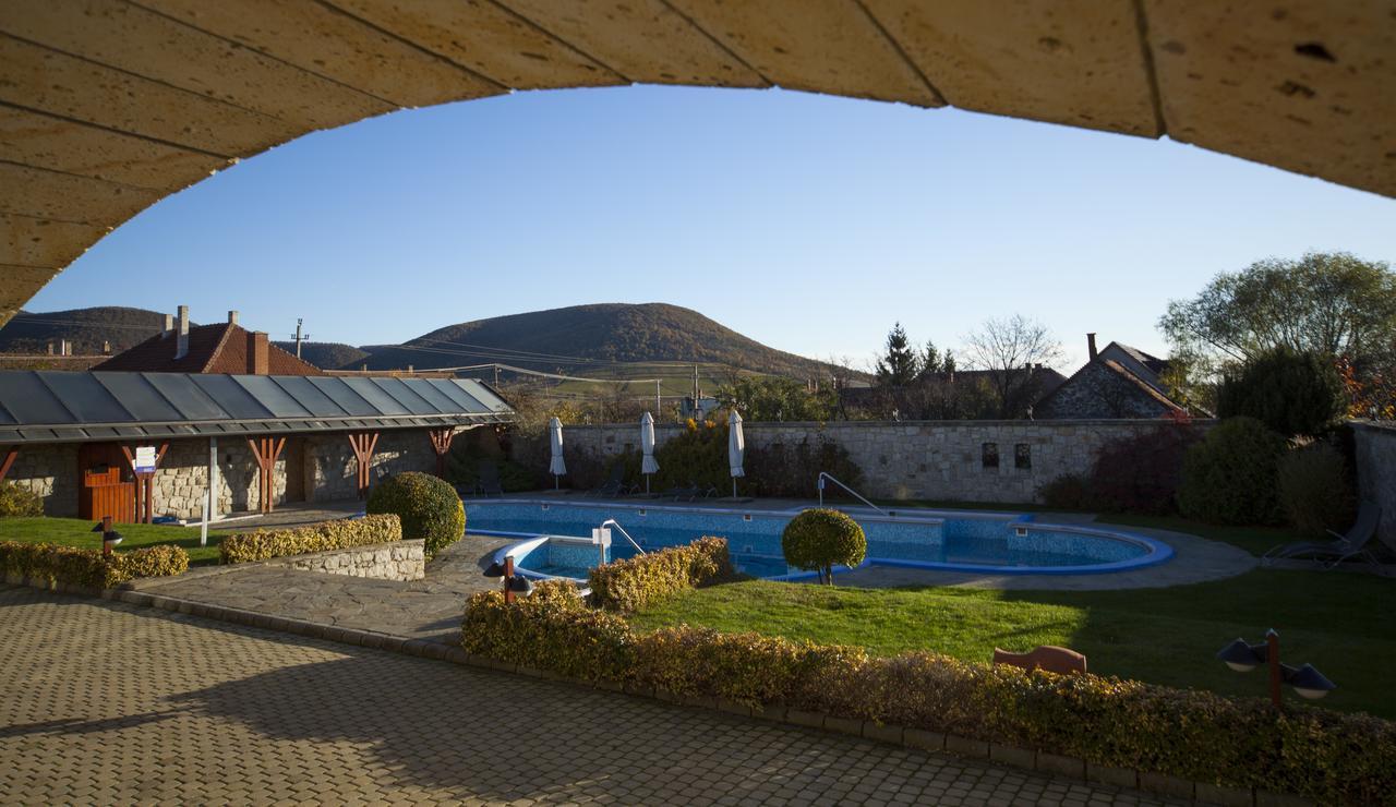 Magita Hotel Basko Extérieur photo