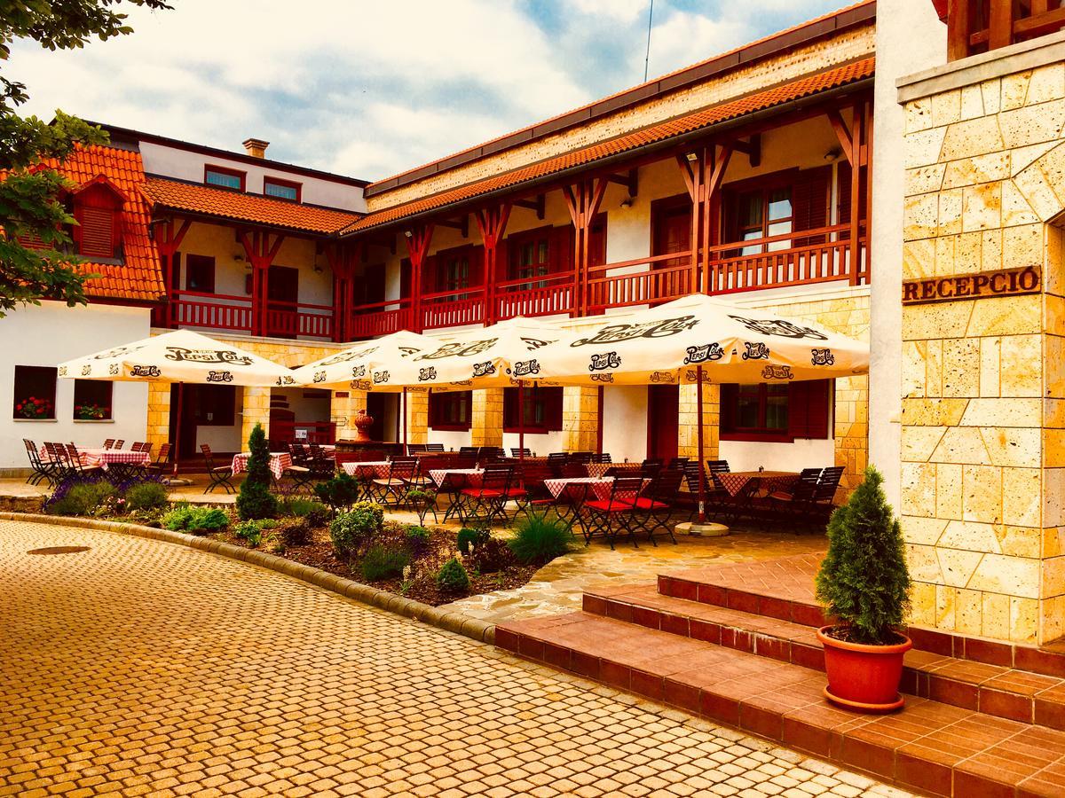 Magita Hotel Basko Extérieur photo